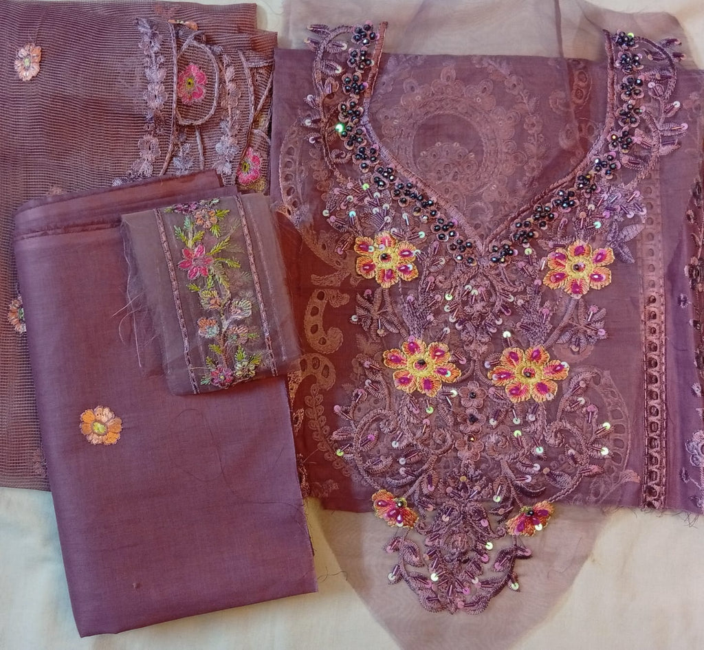 DAMSON COLOUR LAWN SUIT ORGANZA EMBROIDERY PATCHES READY TO WEAR DUPATTA